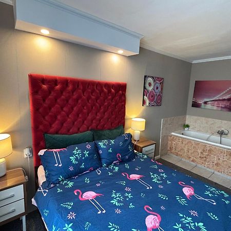 Appartement Garsoniera Riviera à Bacău Extérieur photo